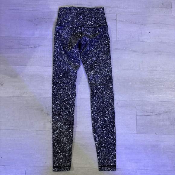 Lululemon  Speckled Tights Size 4, Inseam 28 inch tights - Picture 3 of 4